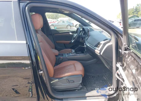 2021 Audi Q5 Premium 45 Tfsi Quattro S Tronic z USA, uszkodzony, nr VIN WA1AAAFYXM2111583